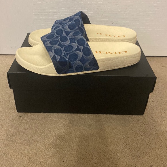 Coach DNM Slides - Picture 1 of 4